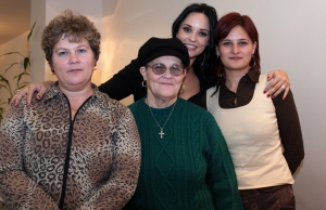 Andreea Marin Banica a luat masa intr-un restaurant luxos alaturi de o pensionara din Brasov 
