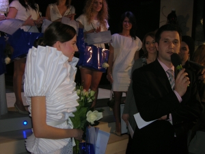 Ioana Paraschiv, de 22 de ani, premiata pentru cel mai frumos zambet Blend-A-Med