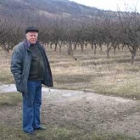 La Farcas, pamantul s-a terminat. Singur impotriva tuturor