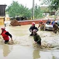 Guvernul va acorda bani pentru refacerea infrastructurii afectate de inundatii