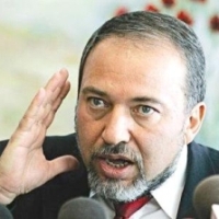 Lieberman ar putea fi acuzat de coruptie si spalare de bani