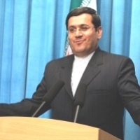 Iranul cere marilor puteri "revizuirea politicii"