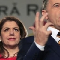 Cariera politica a lui Geoana arsa de