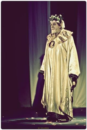 "Secta femeilor", un spectacol dedicat actorului Sebastian Papaiani