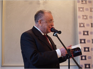 "Dictionar politic": Dedicat de Octavian Andronic lui Ion Iliescu