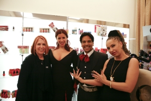  
JOEY BROWN - "REGINA UNGHIILOR" de la HOLLYWOOD � International Spokes Person OPI a revenit in Romania!

