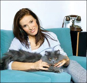 Monica Davidescu ii roaga pe iubitorii de animale sa adopte cateva pisici