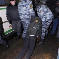 Imigranti rapiti de ofiteri rusi.