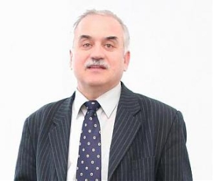 Oficiali achitati intr-un proces pentru pamant.