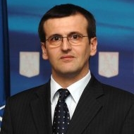 Un europarlamentar PD-L il contrazice pe Basescu: Sa nu desfiintam Senatul!