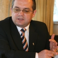 Previziunile analistilor de la Marker Global sunt sumbre pentru Emil Boc!