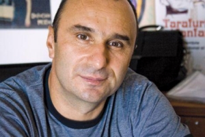 Poet, publicist si om de televiziune: Marius Tuca a publicat si 4 carti "de citit noaptea"