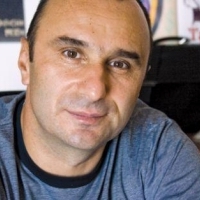Poet, publicist si om de televiziune: Marius Tuca a publicat si 4 carti "de citit noaptea"
