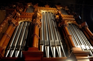Paul Cristian a inaugurat orga Bisericii Evanghelice din Rasnov: Concert din muzica de Bach si Mozart
