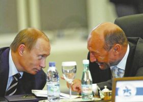 Democratia la rusi si la romani: Tarul Putin si Voda Basescu
