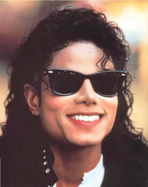 50 de membri ai Fan Clubului Michael Jackson din Romania se intalnesc astazi la Bucuresti