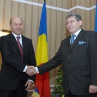 Ajutoare umanitare: Romania va trimite 20 de tone de faina si ulei in Republica Moldova