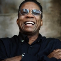 Acorduri de jazz intr-o interpretare legendara: Herbie Hancock in concert la Bucuresti!

