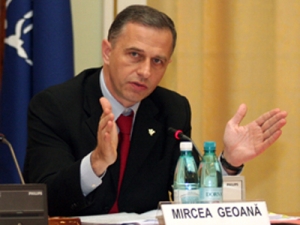 Mircea Geoana ii invita pe Mugur Isarescu si pe Sebastian Vladescu la o discutie