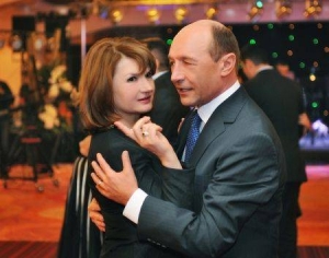Basescu sfatuieste poporul cum sa treaca de criza: Chef cu dans, la 