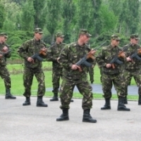 Pensiile de urmas de care beneficiaza sotiile militarilor decedati vor fi recalculate