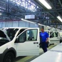 Statul incurajeaza producatorii auto romani