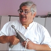 Medicii din Romania au ajuns sa opereze cu surubelnite si clesti cumparati de la rusi, din piata