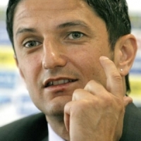 Victor Piturca este de parere ca Razvan Lucescu trebuie sa antreneze nationala pana la sfarsit
