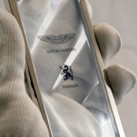 "Telefonul concept": Aston Martin, RollerPhone, Line Phone, Flip Phone