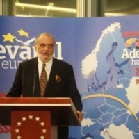 Adevarul: Dinu Patriciu strange surubul
