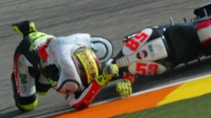 Motociclistul Marco Simoncelli a decedat in urma unui accident la Marele Premiu de la Sepang