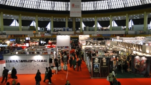 Reportaj la Targul de carte Gaudeamus: 400 de expozanti, 600 de lansari si o multime de promotii