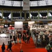 Reportaj la Targul de carte Gaudeamus: 400 de expozanti, 600 de lansari si o multime de promotii