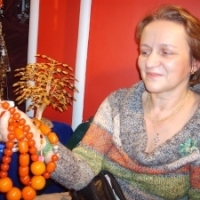 Angela Marincea: "Brose din coral si coliere din chihlimbar!"
