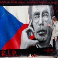 Traian Basescu si Emil Constantinescu au participat la funeraliile lui Vaclav Havel