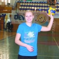 Madalina Bonea vrea sa-i calce pe urme Adei Nechita
