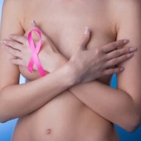 Ca sa scape cu viata, trei surori si-au scos sanii preventiv