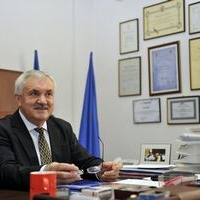 Ziua Mondiala de Lupta Impotriva Cancerului : Interviu cu prof. univ. dr. Alexandru Irimie, Rectorul Universitatii de Medicina si Farmacie (UMF) "Iuliu Hatieganu" din Cluj-Napoca (1)