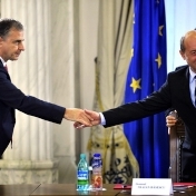 Scenariu Inpolitics : Basescu il inlocuieste pe Boc cu Geoana pentru a salva PDL-ul