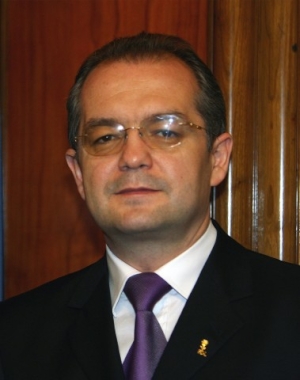Emil Boc si-a dat demisia