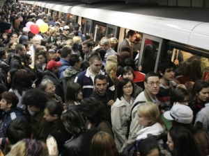 Haos in metroul bucurestean din cauza aglomeratiei
