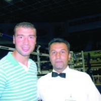Craioveanul Iulian Caramida, in ring cu Bute