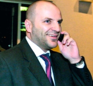 Dan Capatos: 