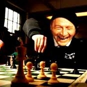 Sah la USL: Basescu ia pionul-Antena cu regina-Kovesi