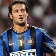 Cristi Chivu se va opera pentru a treia oara la degetul al doilea de la piciorul drept