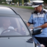 Politia Rutiera controleaza respectarea regimului legal de viteza 