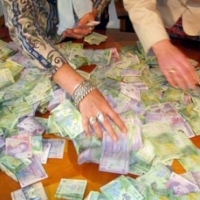 Toti romanii vor fi obligati sa-si declare averea din 2015