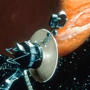 Sonda spatiala americana Voyager 1, lansata in 1977, a devenit primul obiect facut de om care a parasit Sistemul Solar