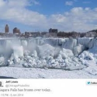 Cascada Niagara a inghetat