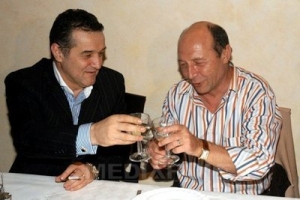 Gigi Becali il roaga pe presedintele Basescu sa-l gratieze de Paste